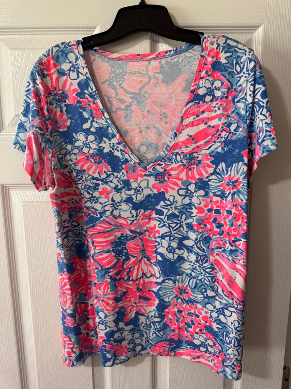 Lilly Pulitzer Floral V-Neck Tee - XL